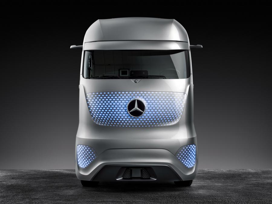  Mercedes-Benz Future Truck 2025 2014 года  (фото 5 из 28)